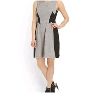 SILVER SIGN DRESS BY YOANA BARASHI SIZE 6 NWT